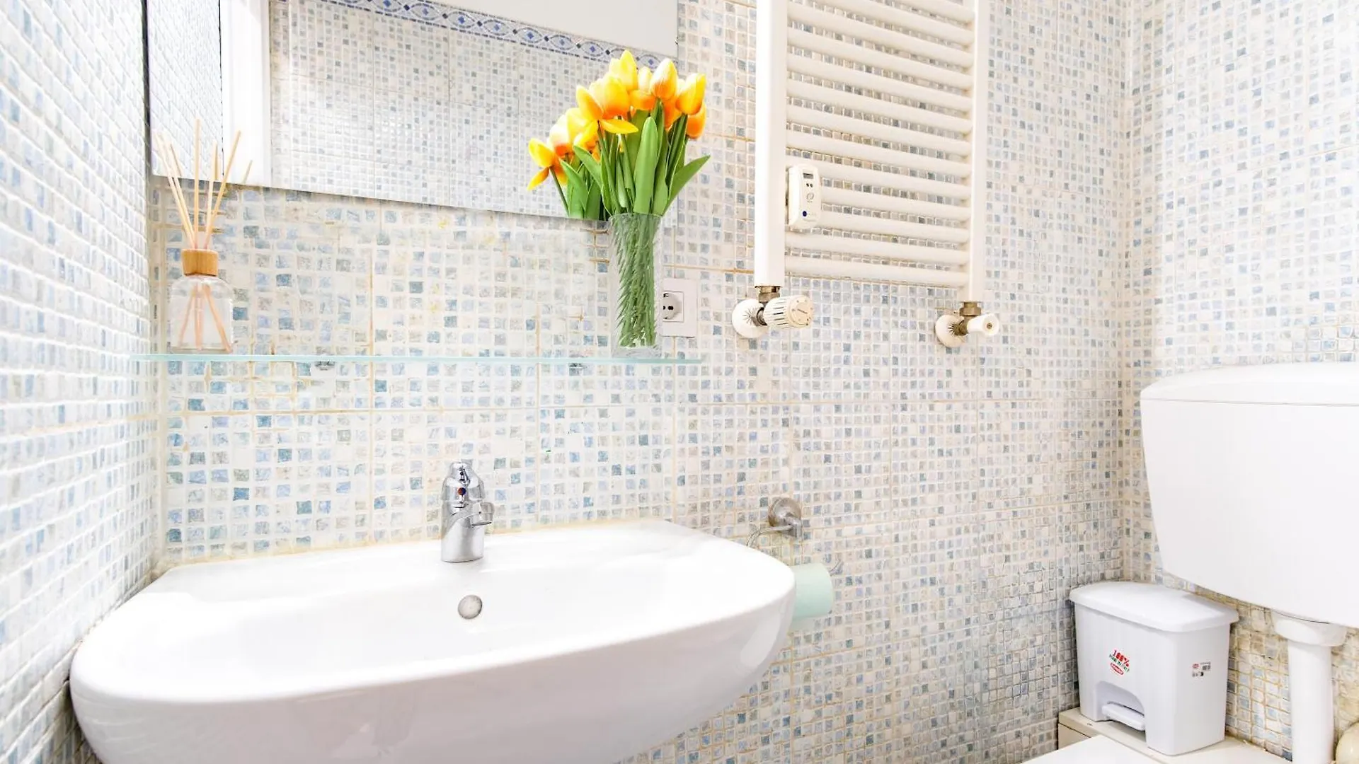 Elegantis San Giovanni Suite Apartment - Easily Get To The Historic Center, Metro, Tram And Bus Are All Nearby Roma