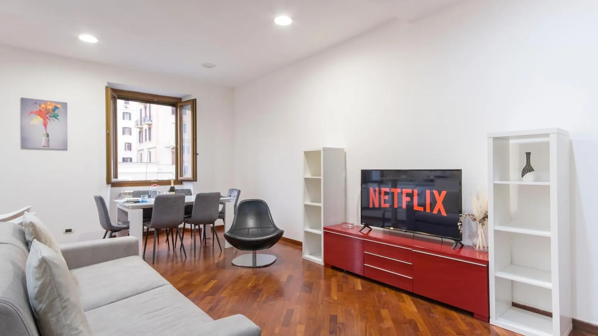 Elegantis San Giovanni Suite Apartment - Easily Get To The Historic Center, Metro, Tram And Bus Are All Nearby Roma